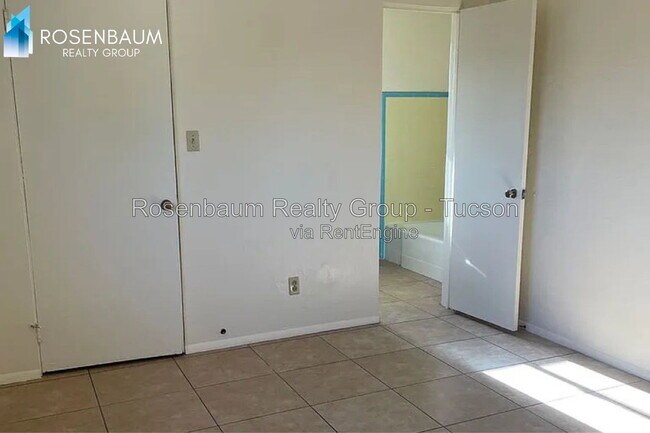 Building Photo - 3611 E Glenn St
