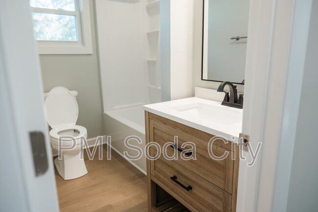 Building Photo - 2401 Truax Ln