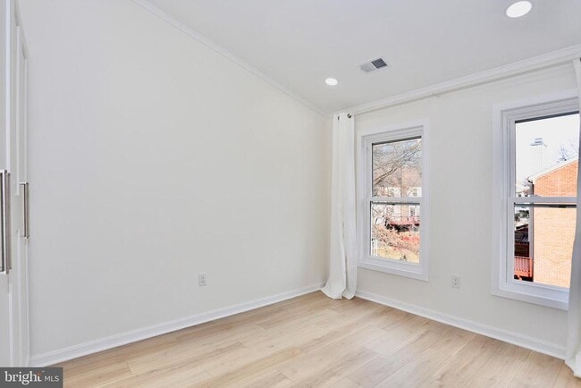 Building Photo - 1515 Templeton Pl