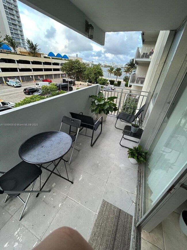 Building Photo - 7545 E Treasure Dr