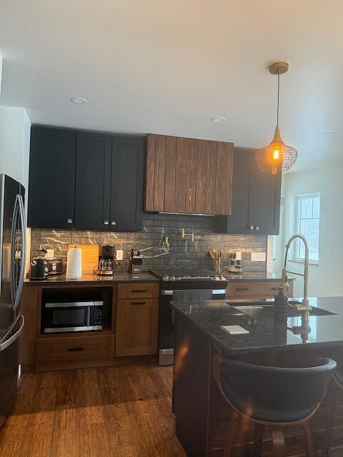 Building Photo - Luxury 2BR Second-Floor Duplex Unit on Picturesque Horse Farm – All Utilities Included!