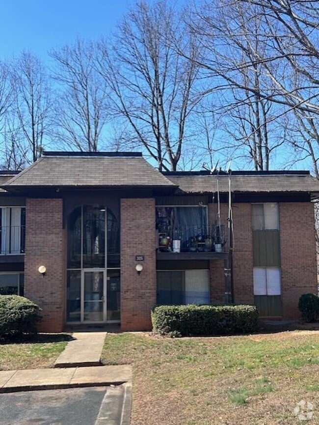 Building Photo - Coming Soon! Newly Renovated 1 Bedroom Apa...