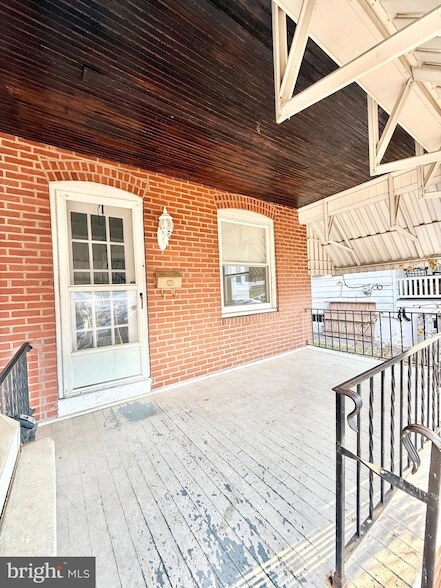 Building Photo - 1203 Cherry St