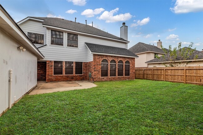 Building Photo - 210 Billingford Dr