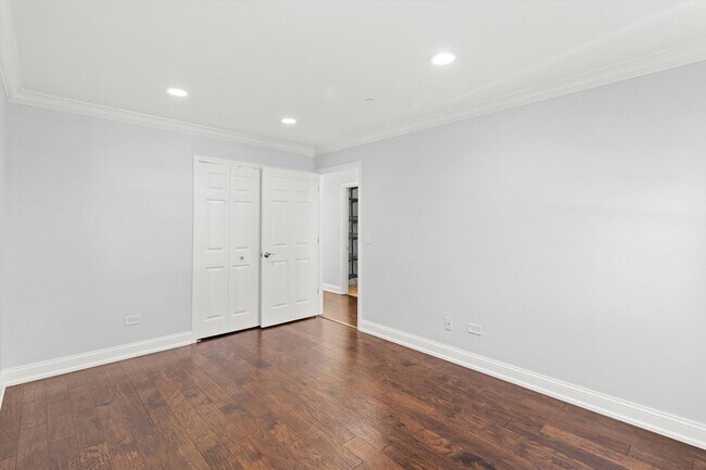 Building Photo - 1615 W Hawkes St