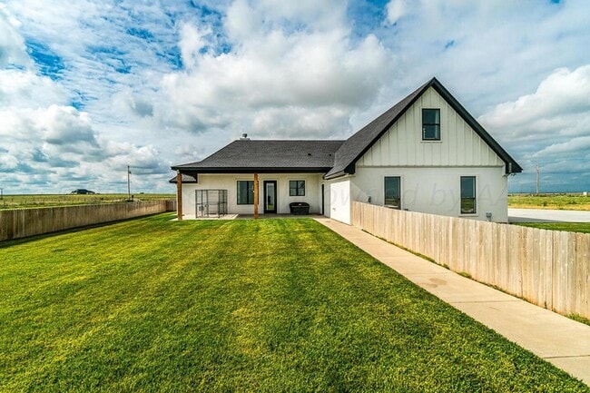 Building Photo - 501 E Cemetery Rd