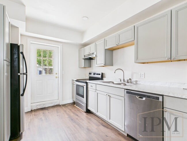 Building Photo - Coming Soon - Charming 2 Bedroom, 1 Bath H...