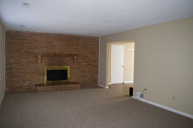 Building Photo - 4812 E Schooner Rd