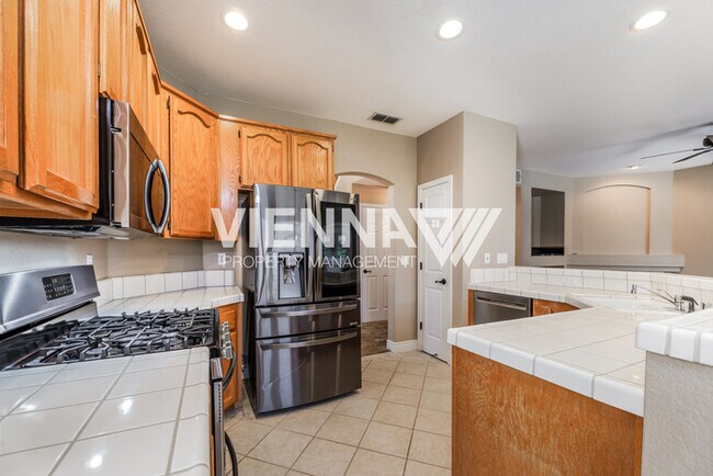 Building Photo - 5308 Heritage Ct