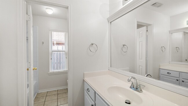 Building Photo - 20910 Deauville Dr