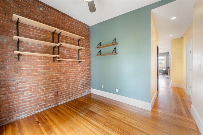 Building Photo - 118 Perkins St