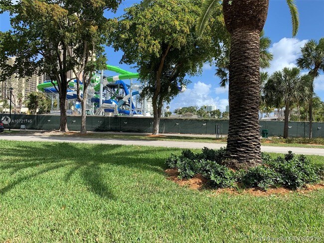 Building Photo - 20515 E Country Club Dr