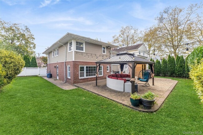 Building Photo - 575 Cornwell Ave