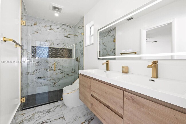 Building Photo - 3460 N 46th Ave