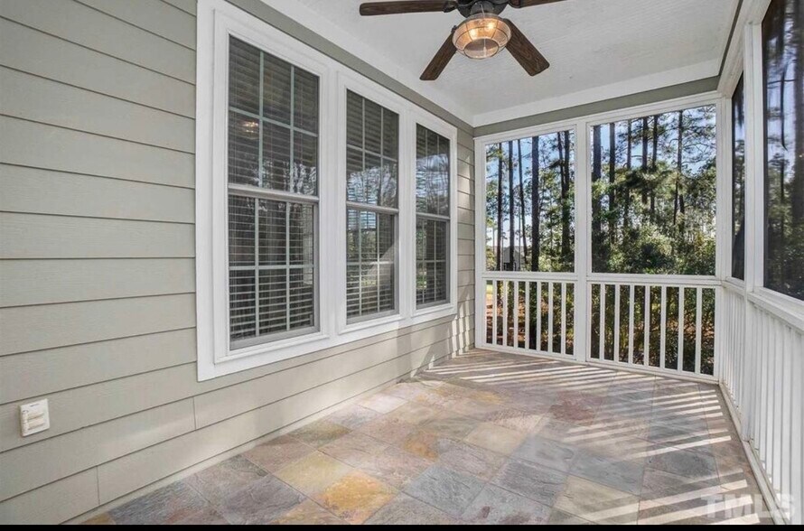 Building Photo - 79 Falconridge Dr