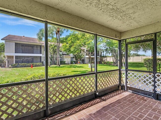 Building Photo - 612 Gardens Dr