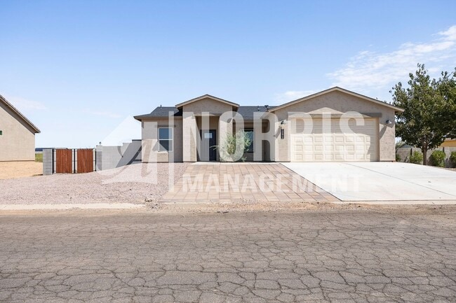 Primary Photo - Beautiful Upgraded Home with Furnishings i...