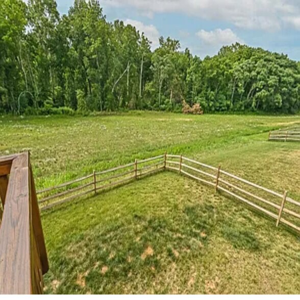 Building Photo - 11360 Emerald Dr