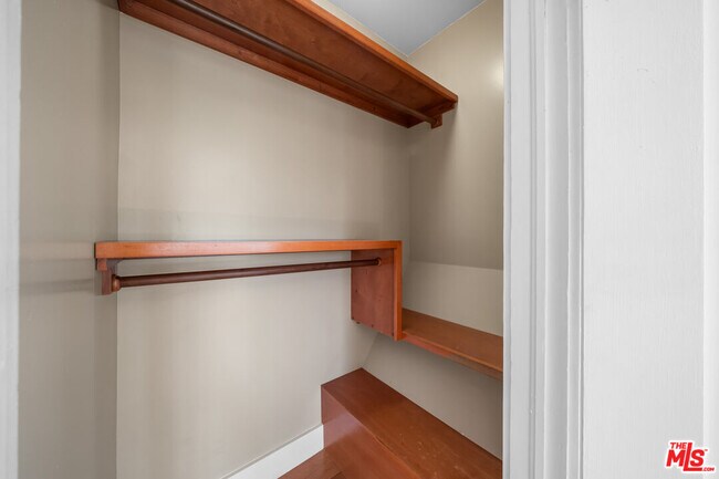 Building Photo - 1728 N Van Ness Ave