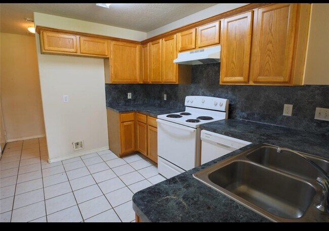 Primary Photo - 11827 Cape Hyannis Dr