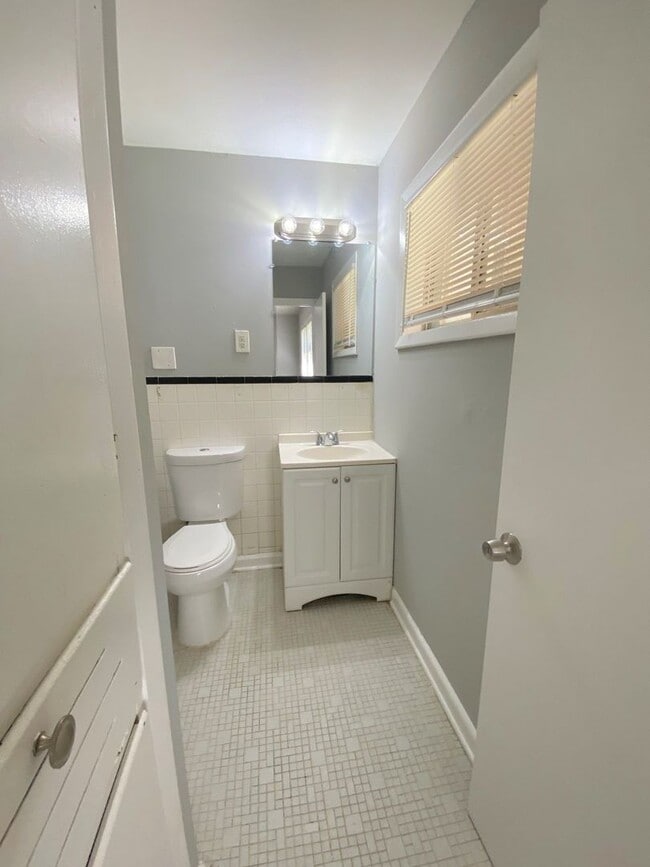 Building Photo - 4547 Angel Ave