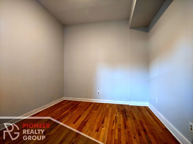 Building Photo - 3542 N Halsted St