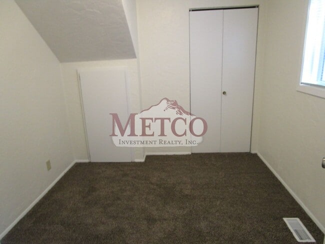 Building Photo - 16701