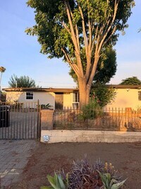 Building Photo - 5314 N Banewell Ave