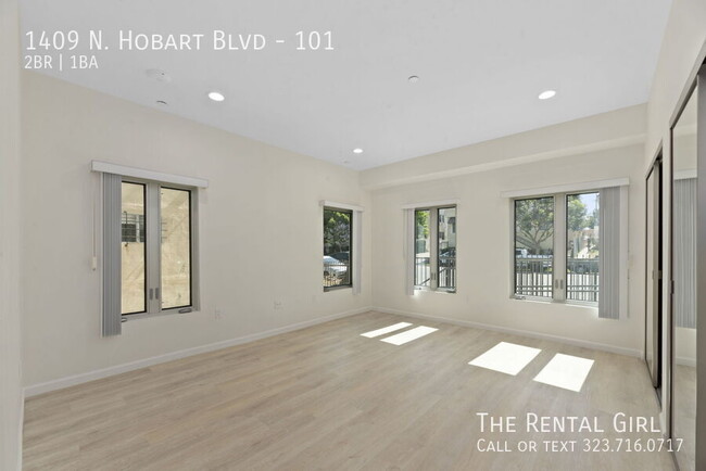 Building Photo - 1st Floor Hollywood Chic 2BR/ 2BA Open-Con...