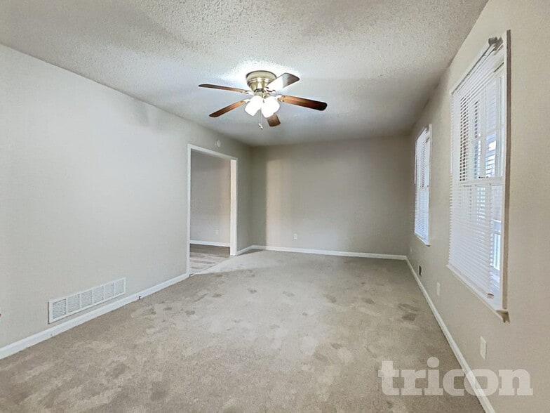 Building Photo - 4659 Sierra Ct