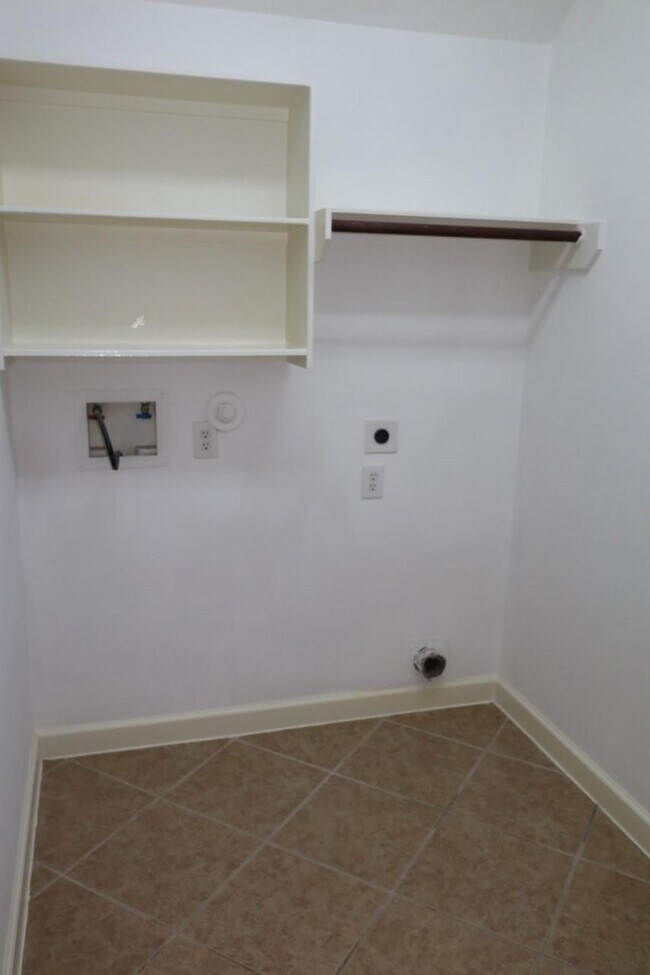 Building Photo - 28238 Daystrom Ln