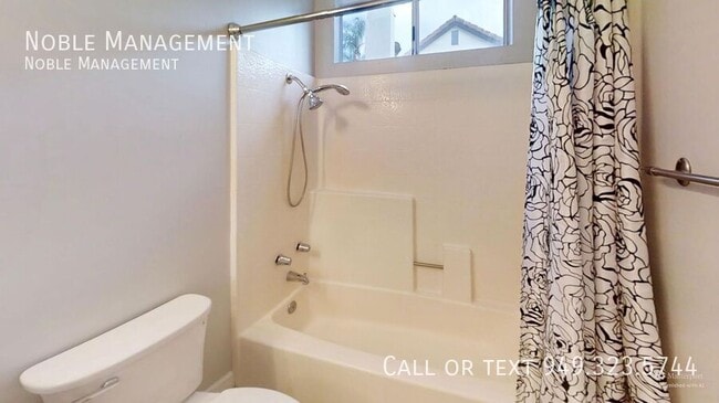 Building Photo - 6 Glen Cove