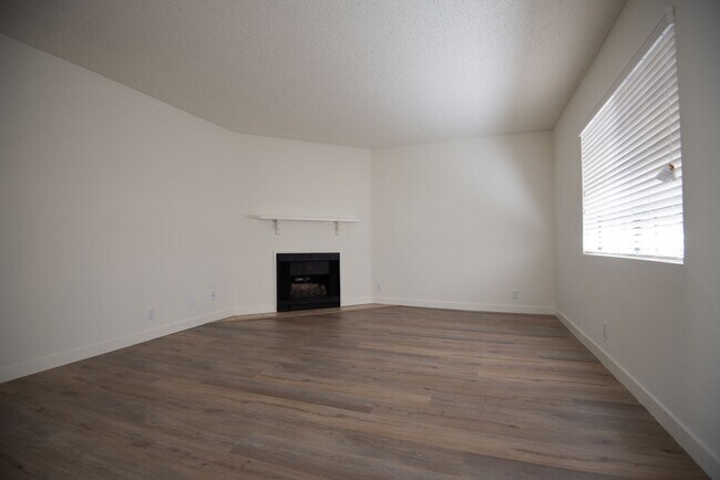 Building Photo - 11225 Huston St