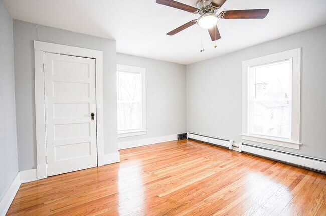 Building Photo - 21 Day Ave