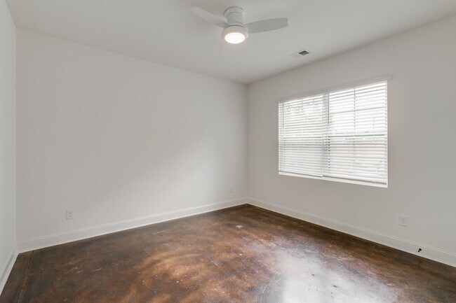 Building Photo - 1410 Barnwell St