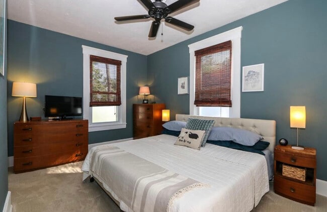 Building Photo - 223 Congress Ave