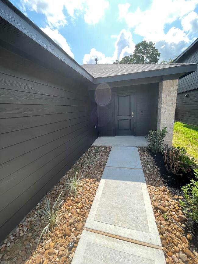 Building Photo - 12164 Lexington Heights Dr