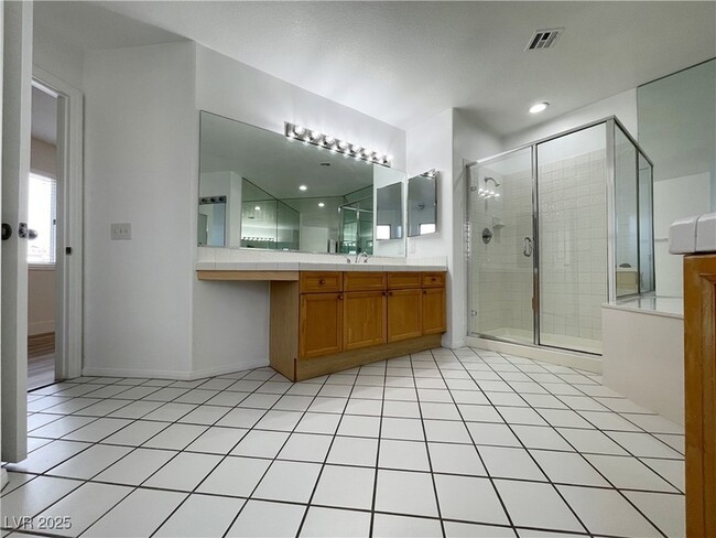 Building Photo - 7732 Crenshaw Way