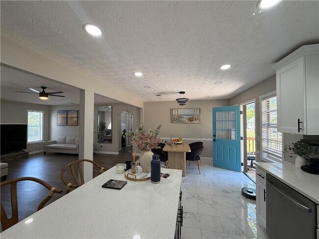 Building Photo - 934 Bay Ridge Dr