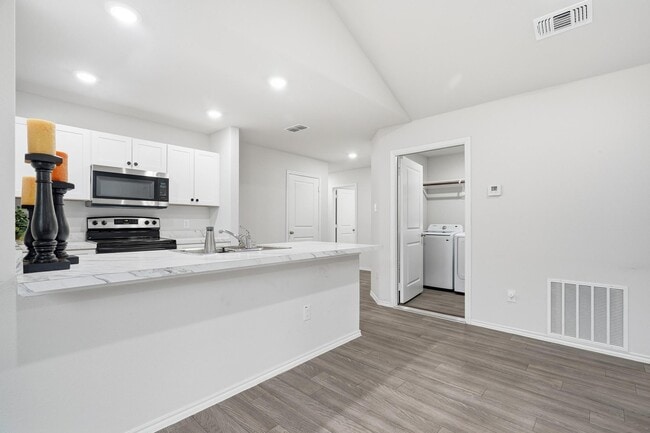 Building Photo - 226 Sage Brush Dr