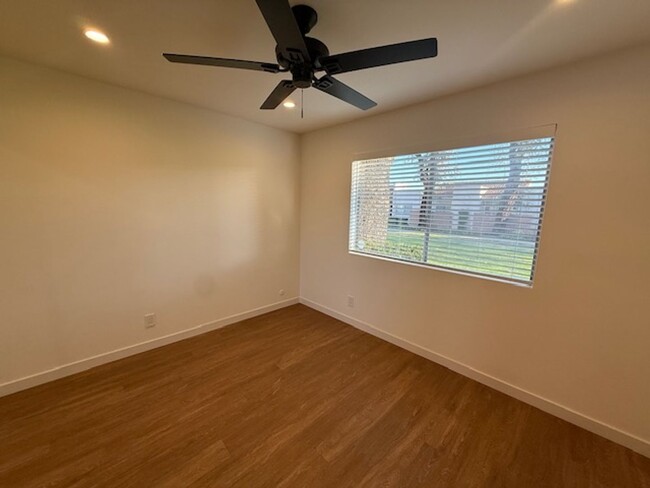 Building Photo - Completely Remodeled 2 bedroom condo in Tu...