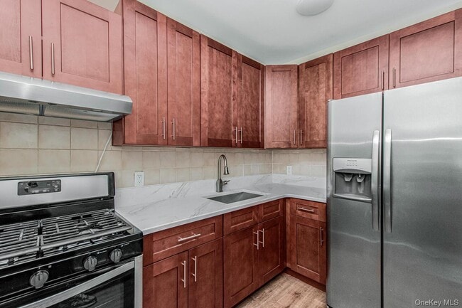 Building Photo - 162 Ellery St