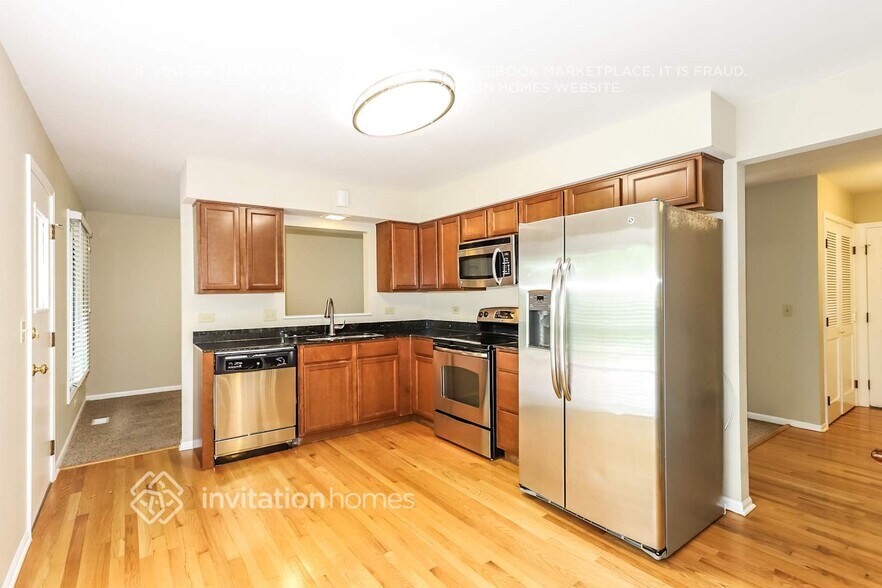 Building Photo - 1620 Apache Dr
