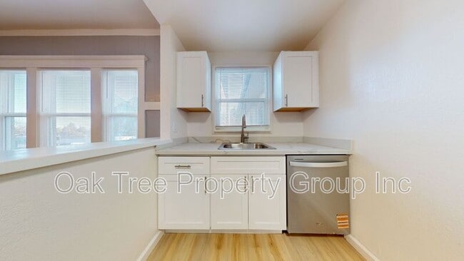 Building Photo - 144 Grand Ave