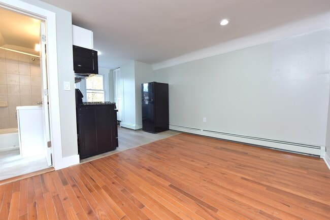 Building Photo - 173 Watson Ave