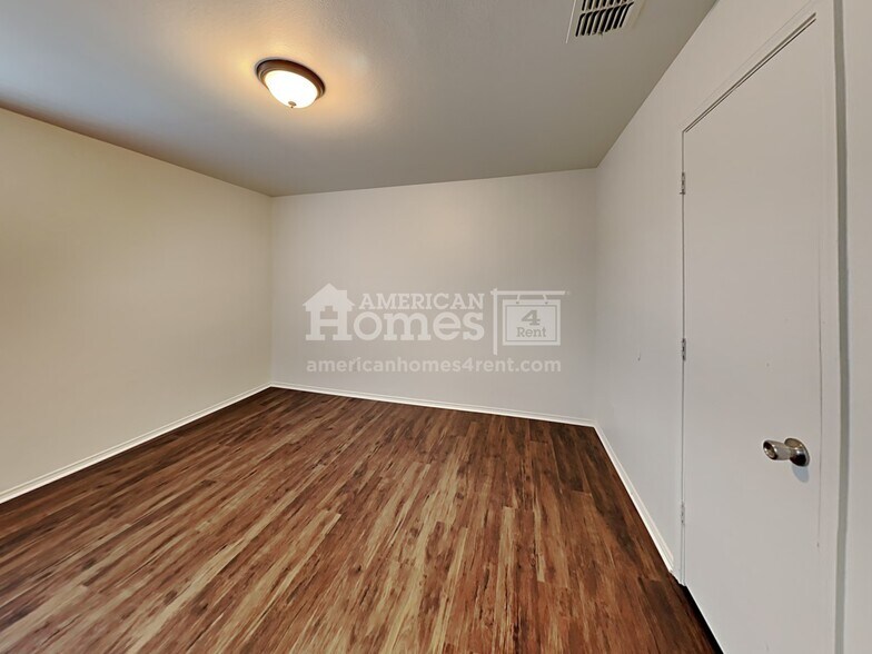 Building Photo - 1108 Beaverwood Ln