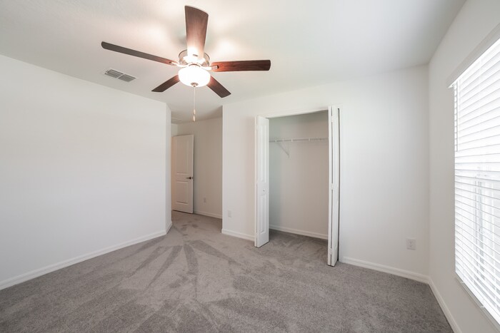 Building Photo - 4215 84th Ct E