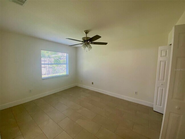 Building Photo - 909 Wrenwood Ln