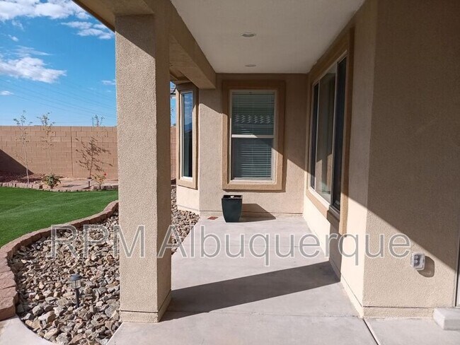 Building Photo - 6762 Sydney Drive NE