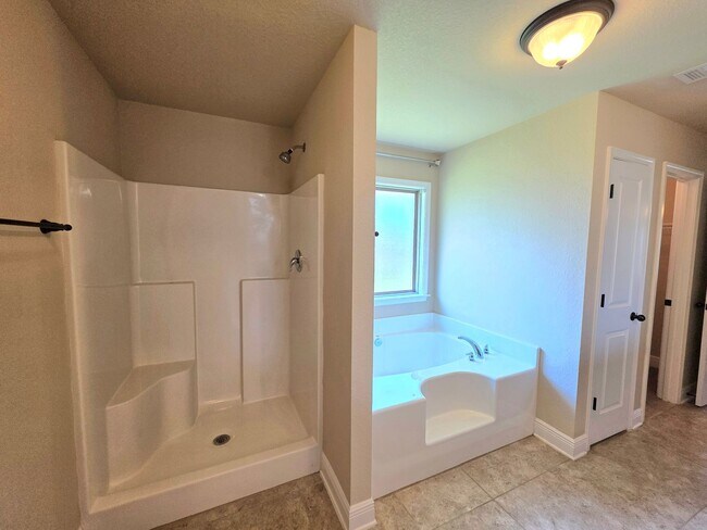 Building Photo - 6159 Winchester Cir